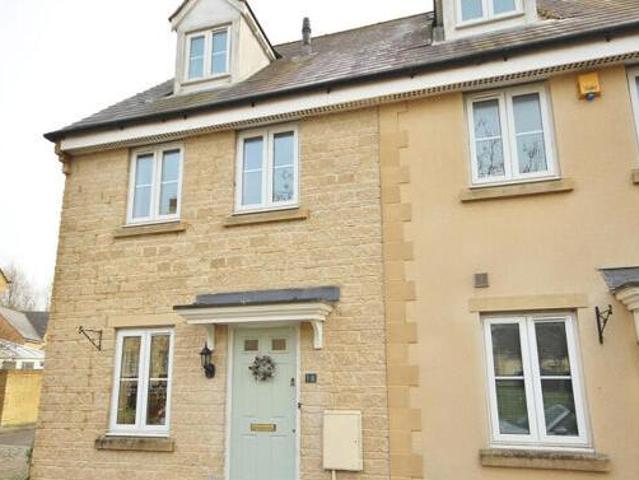 House for sale in Madley Park, Black Bourton