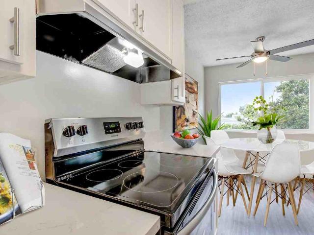Apartment for rent in Canoga Park, California