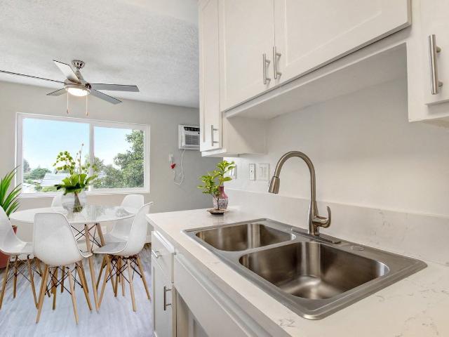 Apartment for rent in Canoga Park, California