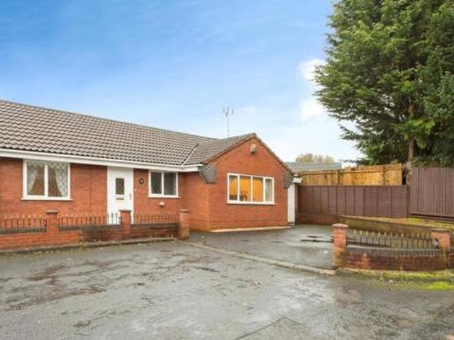 House for sale in Halesowen, West Midlands