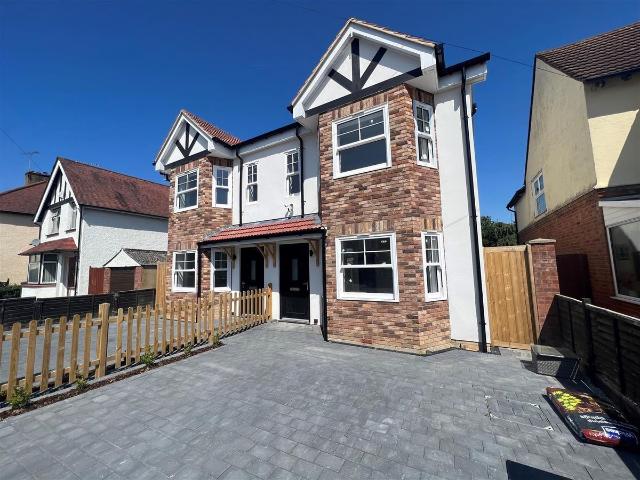 House for rent in Navestock Side, Essex