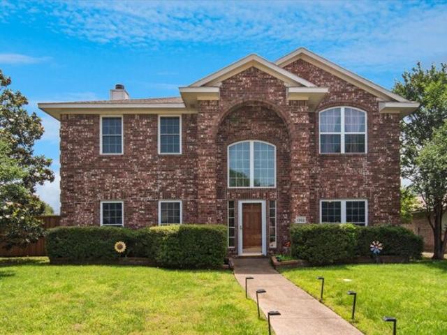 House for sale in Allen