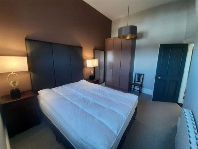 Townhouse to rent in Galway