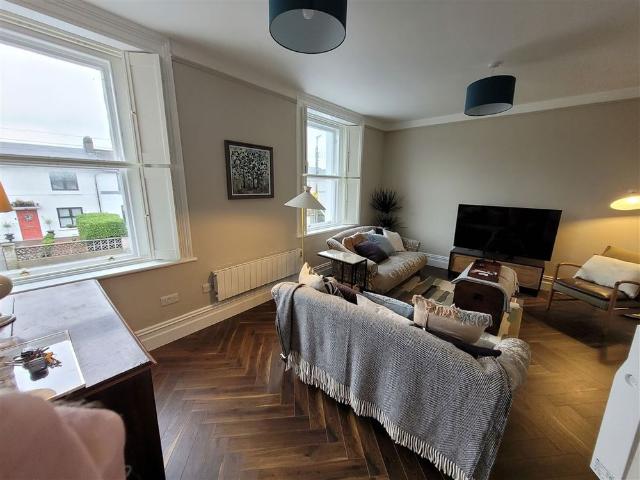 Townhouse to rent in Gaillimh, Connacht