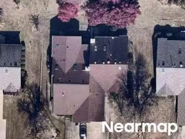 House for sale in Riverdale