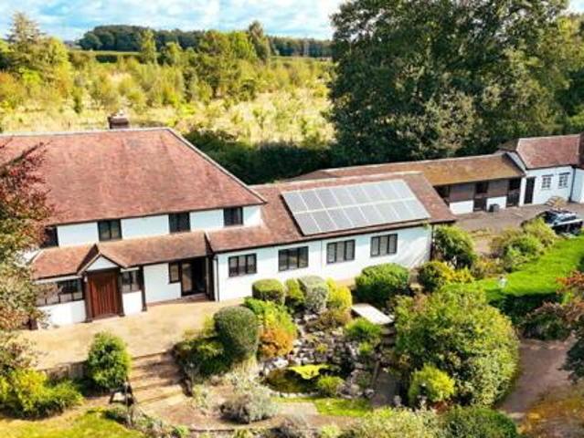 House for sale in Amersham and Villages Community Board, Amersham