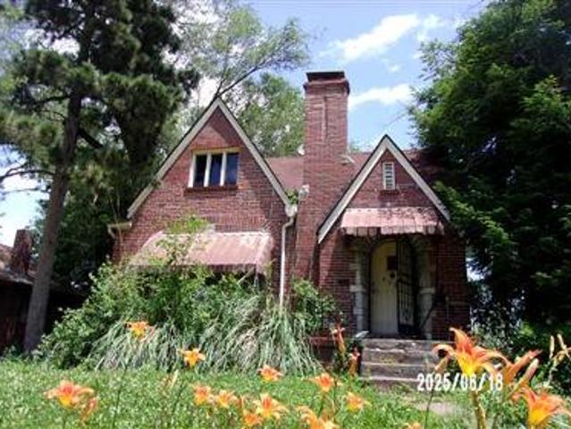 House for sale in Saint Louis