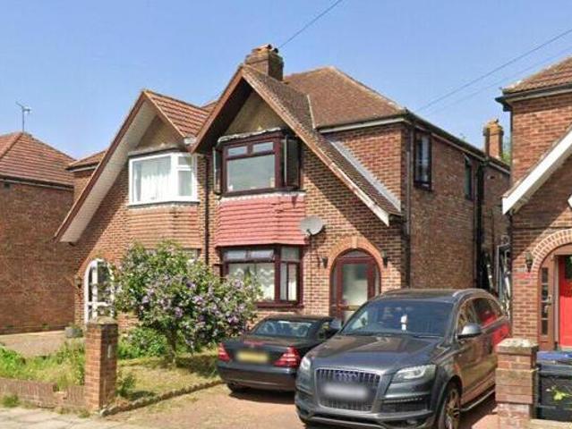 House for rent in London Borough of Ealing, Cat Hill