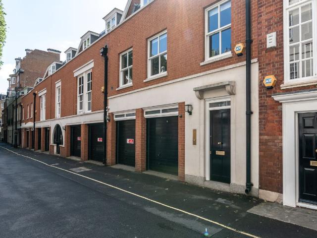Apartment for rent in Mayfair, Greater London