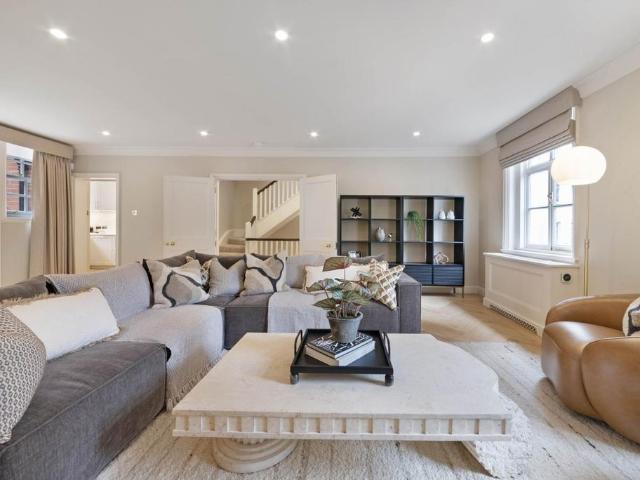 House for rent in Mayfair, Greater London