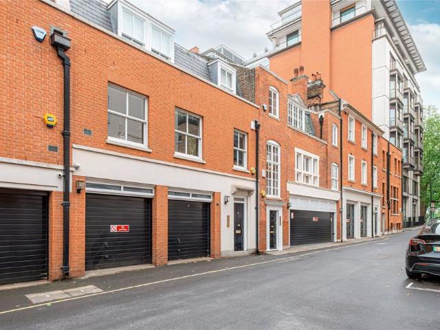 Apartment for rent in Mayfair, Greater London