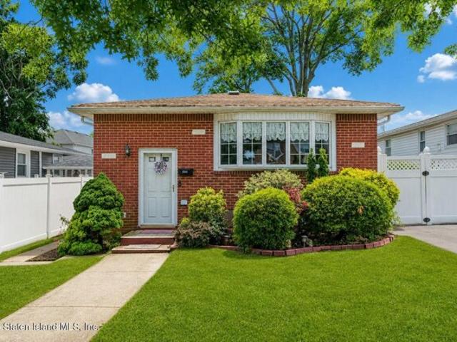 House for sale in Arverne, New York