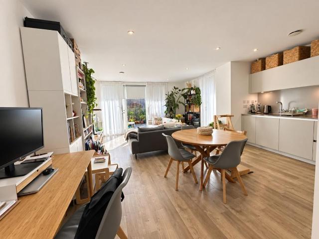Apartment for rent in Cossall Estate, Greater London