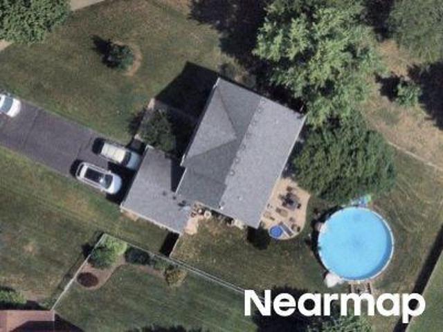 House for sale in Mchenry, Illinois