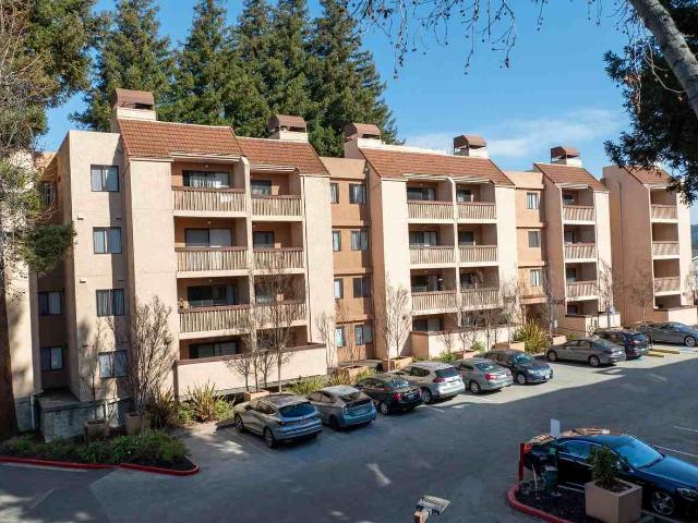 Apartment for rent in Broadmoor, San Leandro