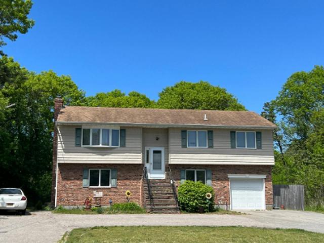 House for sale in Medford, Town of Brookhaven
