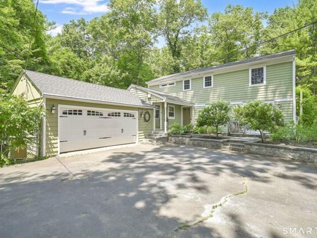 House for sale in Simsbury, Connecticut