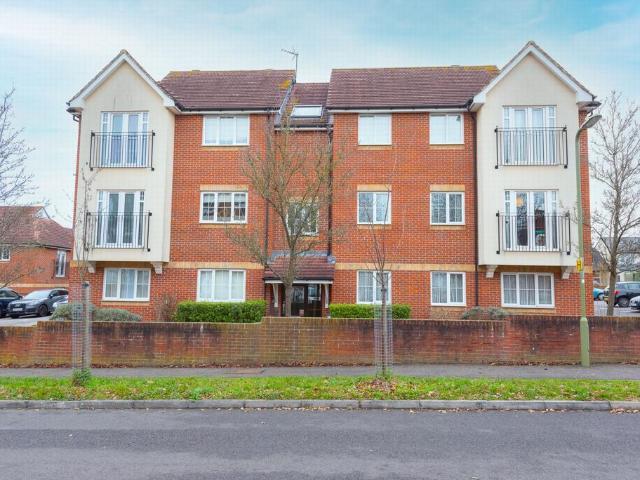 Apartment for rent in Cove West Heath, Rushmoor