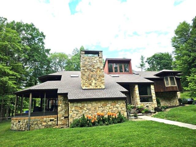 House for sale in Summersville