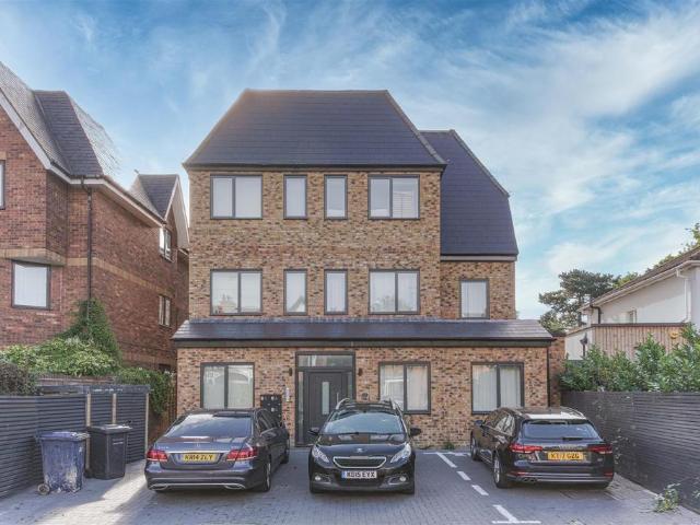 Apartment for rent in London Borough of Barnet, Greater London