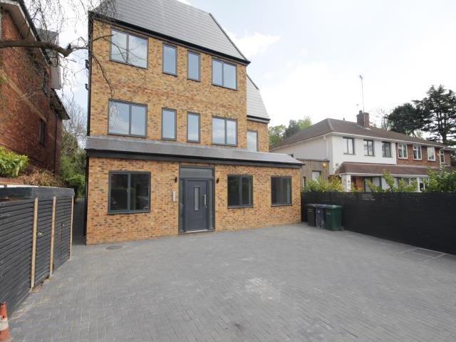 House for rent in Woodside Park, Greater London