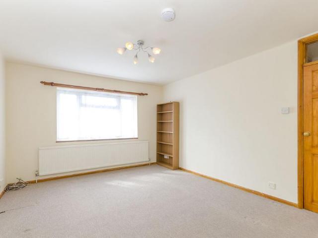 Apartment for rent in Woodside Park, Greater London