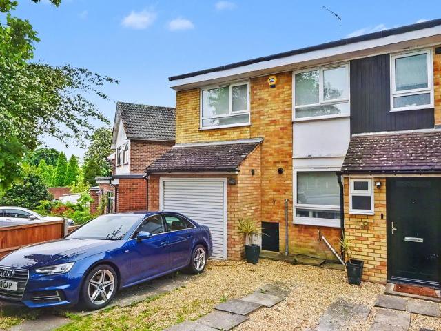 House for rent in Woodside Park, Greater London