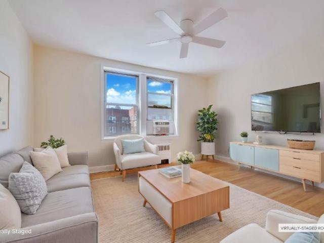 Apartment for sale in Queens, Arverne