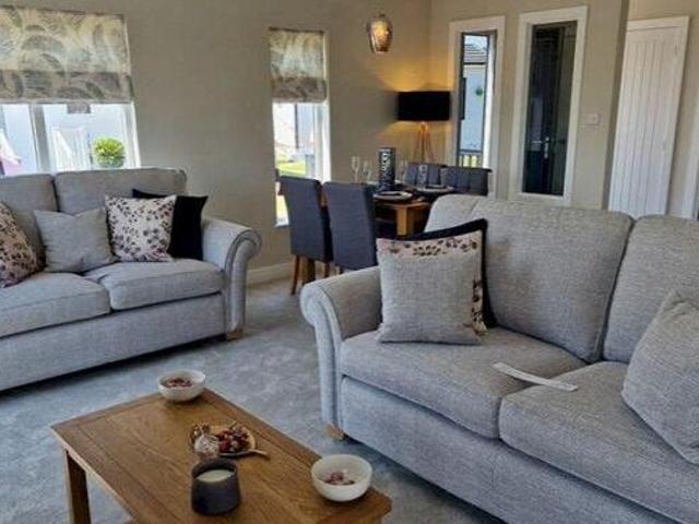 House for sale in Luton, England