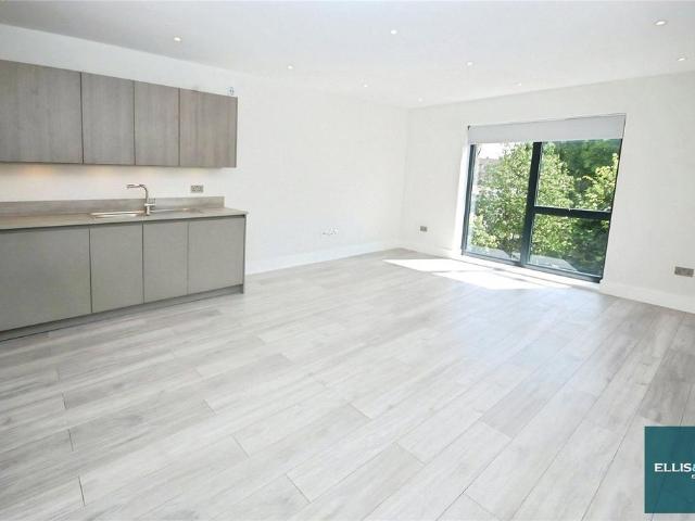 Apartment for rent in London Borough of Barnet, Greater London