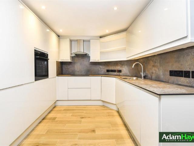 Apartment for rent in London Borough of Barnet, Greater London