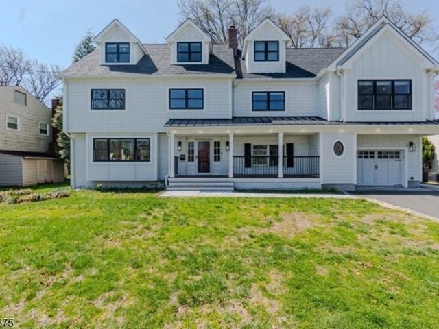 House for sale in Springfield, New Jersey