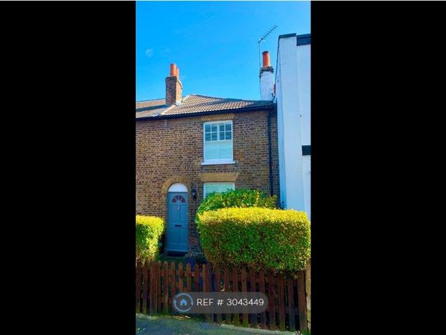 House for rent in Longlands, Halfway Street
