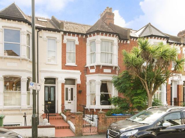 Apartment for rent in London Borough of Merton, Greater London