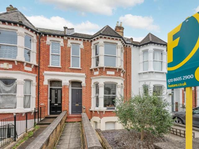 Apartment for rent in London Borough of Merton, Greater London
