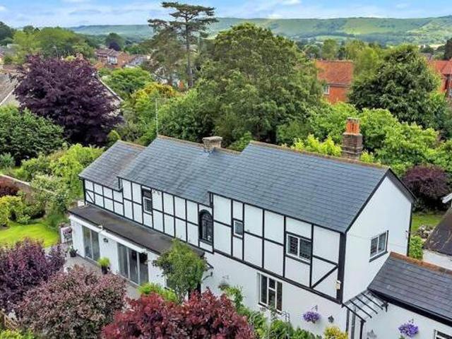 House for sale in Perryfields, West Sussex