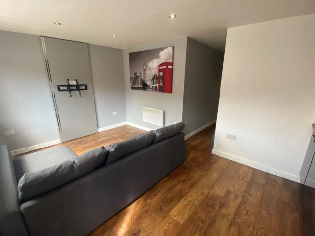 Apartment for rent in Hyde Park, Leeds
