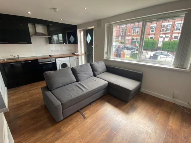Apartment for rent in Hyde Park, West Yorkshire