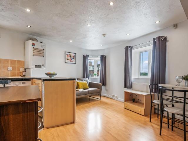 Apartment for rent in Hyde Park, West Yorkshire