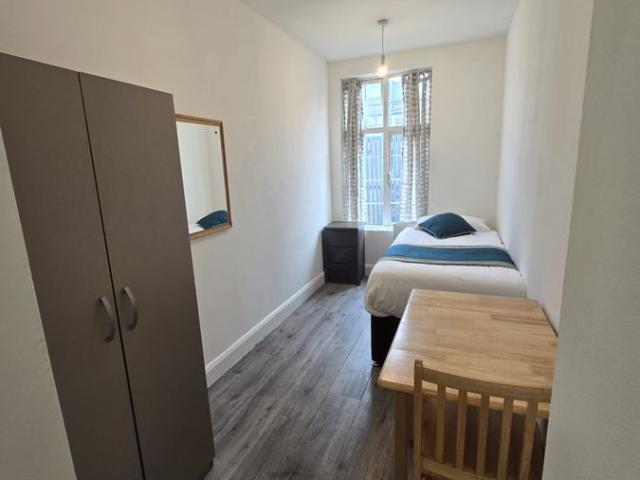 Room for rent in Temple Fortune, Greater London