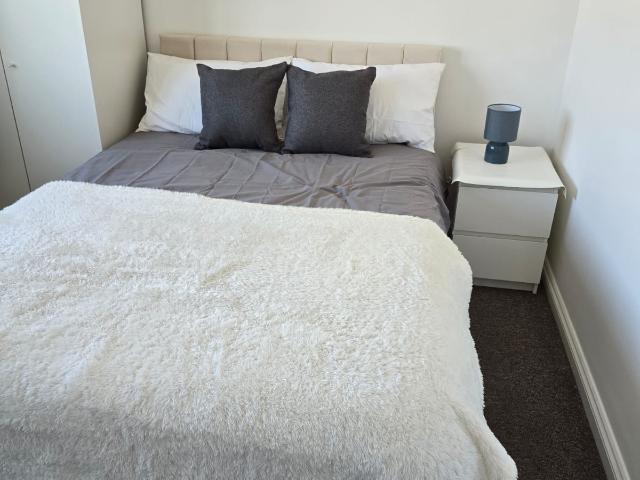 House for rent in Seven Kings, Greater London