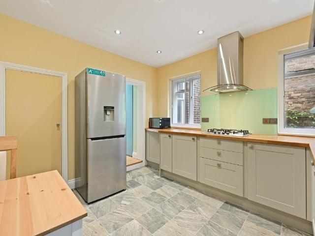 Apartment for rent in Brook Green, Greater London