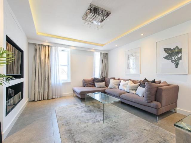 House for rent in Golders Green, Greater London