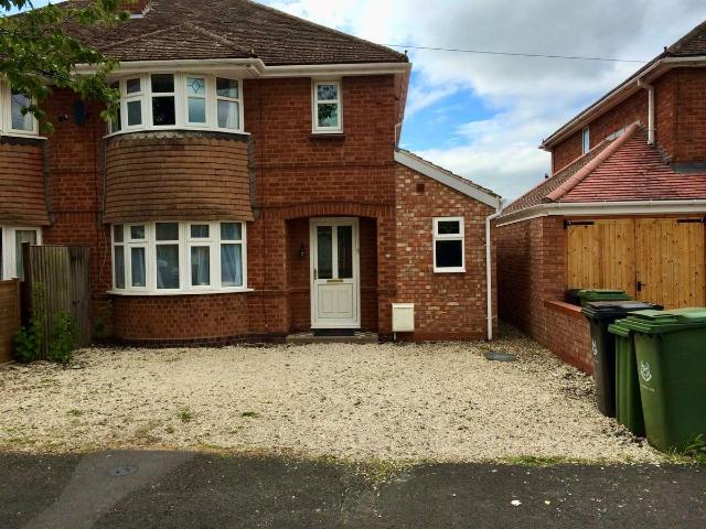 Room for rent in Dines Green, Worcestershire