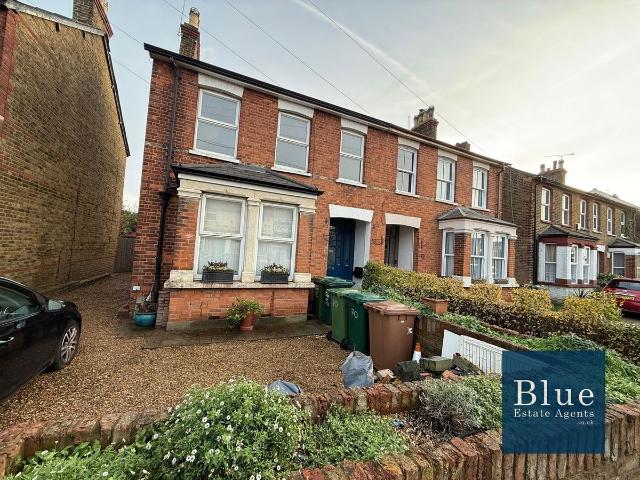 House for rent in Lower Halliford, Surrey