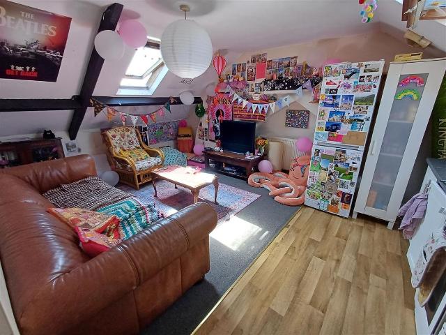Apartment for rent in Falcon Lodge, Wales