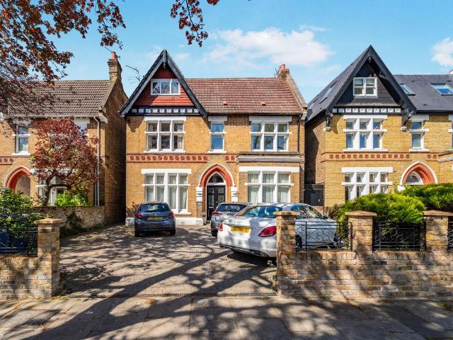 Apartment for rent in London Borough of Ealing, Park Royal