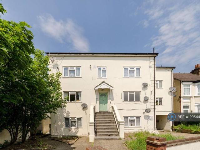 Apartment for rent in London Borough of Croydon, Thornton Heath