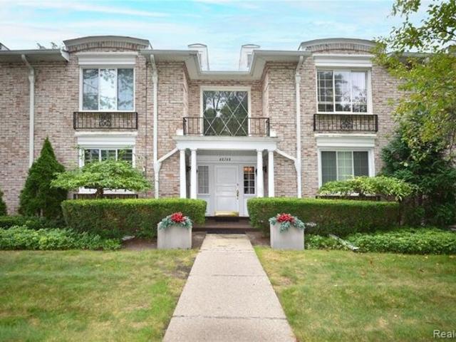 Condo for sale in Bloomfield Hills, Michigan