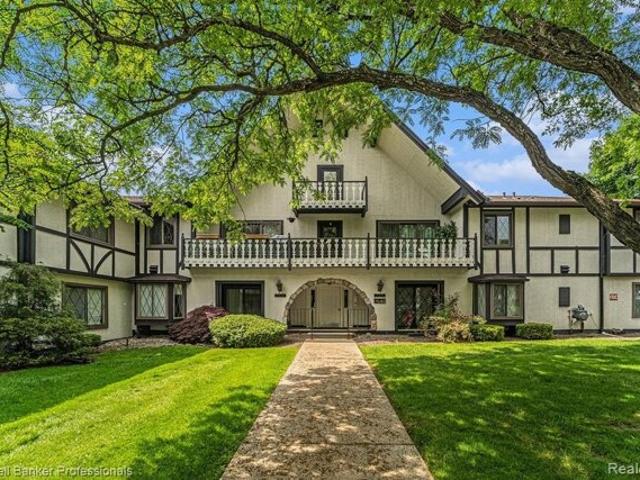 Condo for sale in Bloomfield Hills